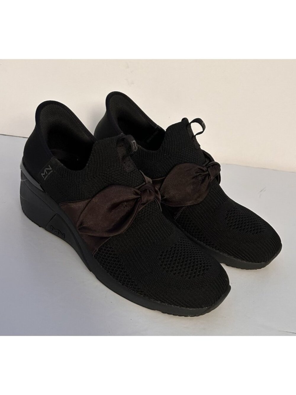 Skechers Slip-ins Mark Nason Wedge Enzie Black Sneakers w/ Bow Womens Size 10